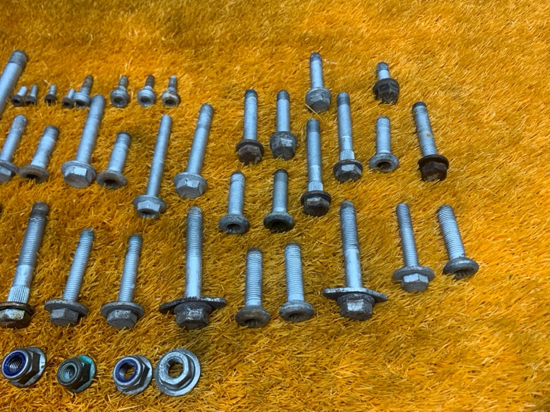 Болты и гайки задней подвески, 700 рублей, Красноярск