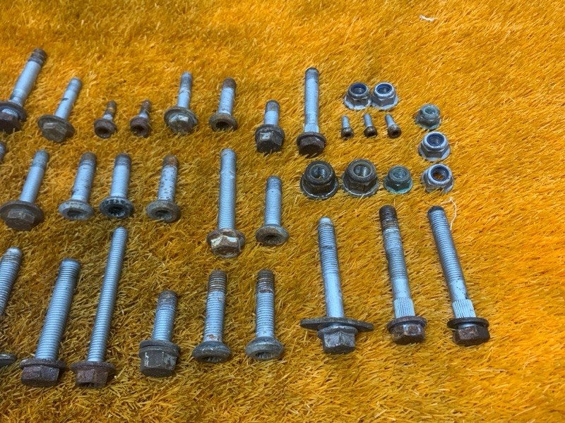 Болты и гайки задней подвески, 700 рублей, Красноярск