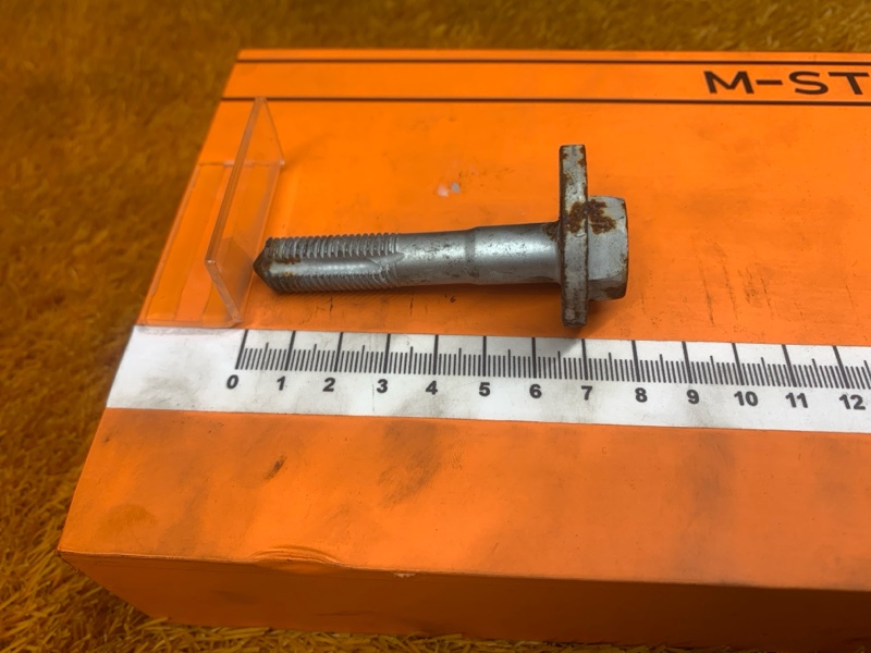 Болт развальный, 450 рублей, Красноярск