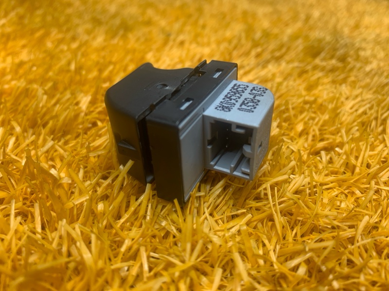 кнопка стеклоподъемника, 200 рублей, Красноярск