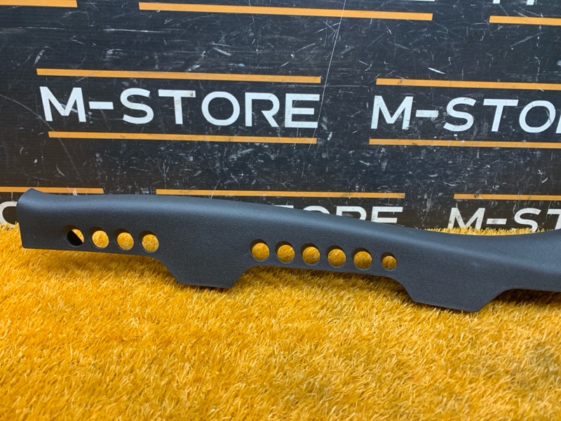 Накладка на порог салона, 350 рублей, Красноярск