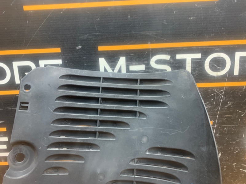 подкрылок, 300 рублей, Красноярск