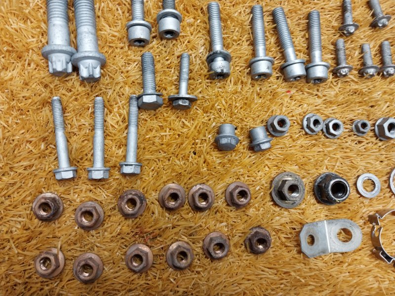 Болты и гайки ДВС, 660 рублей, Красноярск