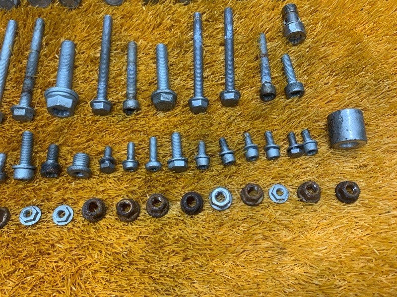 Болты и гайки ДВС, 850 рублей, Красноярск