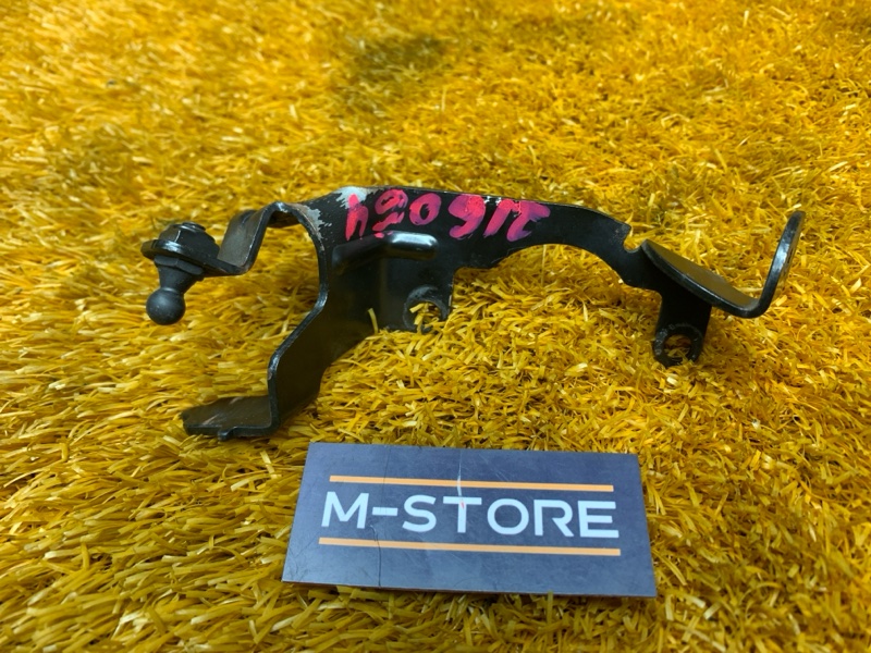 Кронштейн крышки двигателя, 200 рублей, Красноярск