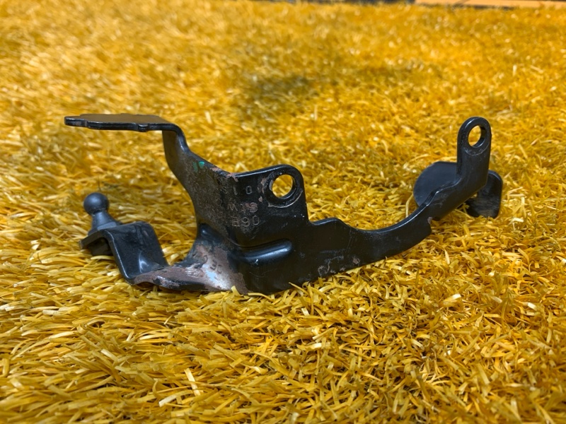 Кронштейн крышки двигателя, 200 рублей, Красноярск