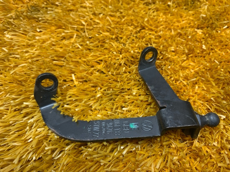 Кронштейн крышки двигателя, 290 рублей, Красноярск