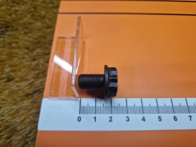 болт гидротрансформатора, 300 рублей, Красноярск