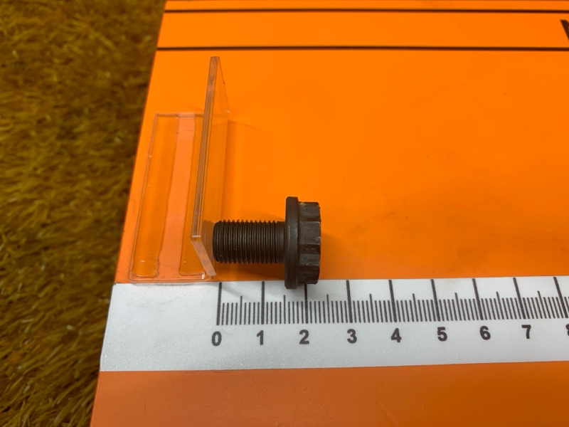 болт гидротрансформатора, 300 рублей, Красноярск