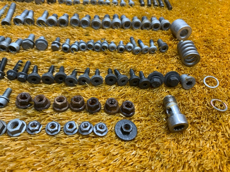 Болты и гайки ДВС, 850 рублей, Красноярск