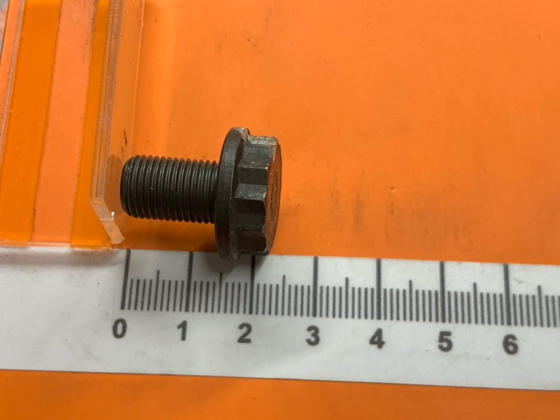 болт гидротрансформатора, 300 рублей, Красноярск