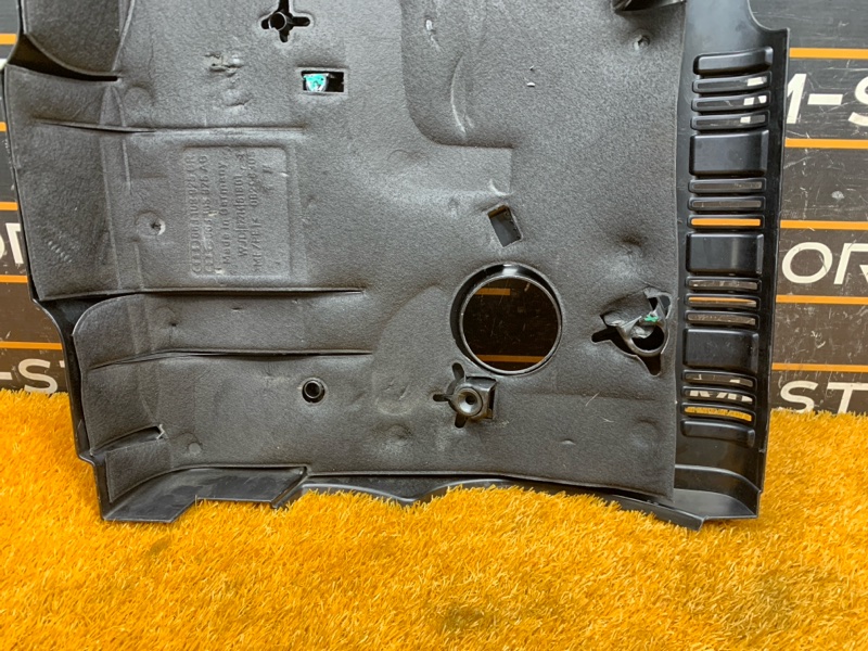 крышка двигателя, 2000 рублей, Красноярск