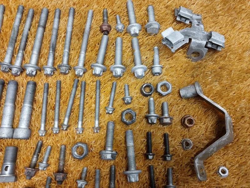 Болты и гайки ДВС, 850 рублей, Красноярск