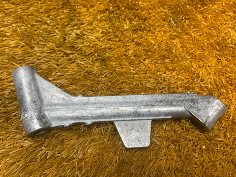 Кронштейн впускного коллектора, 300 рублей, Красноярск