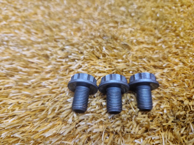 болт гидротрансформатора, 300 рублей, Красноярск