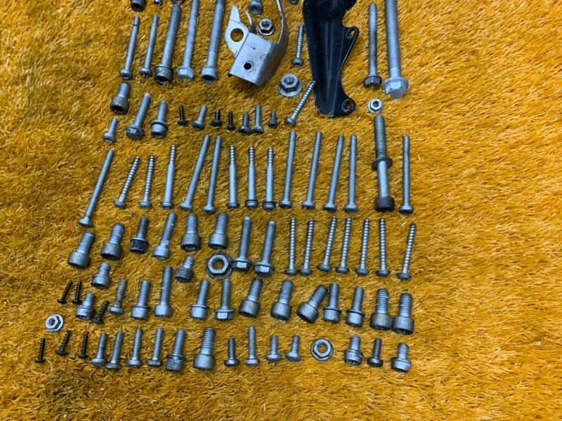 Болты и гайки ДВС, 850 рублей, Красноярск