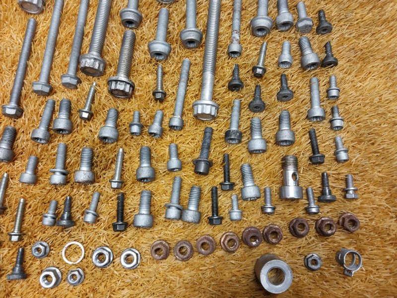 Болты и гайки ДВС, 850 рублей, Красноярск