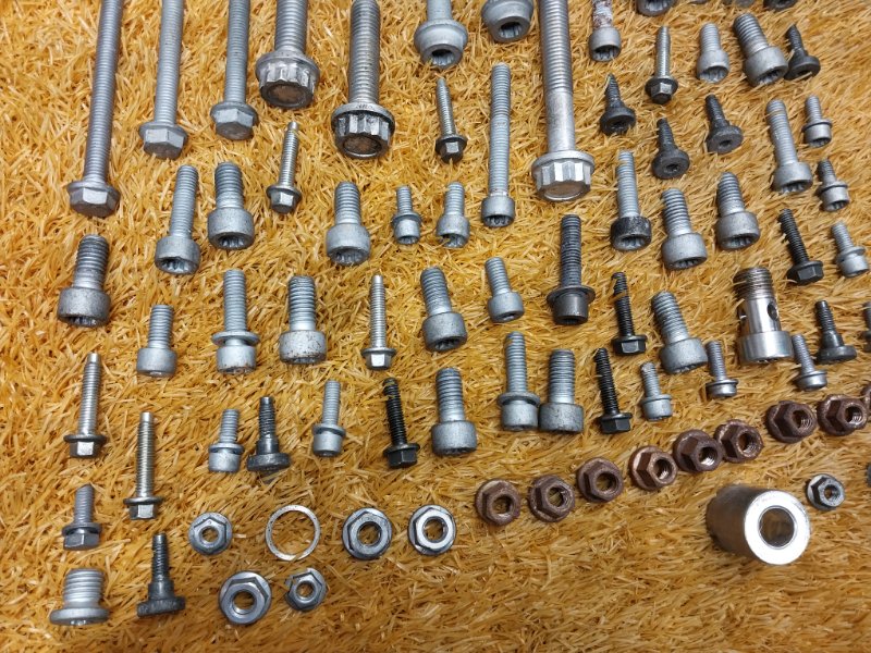 Болты и гайки ДВС, 850 рублей, Красноярск