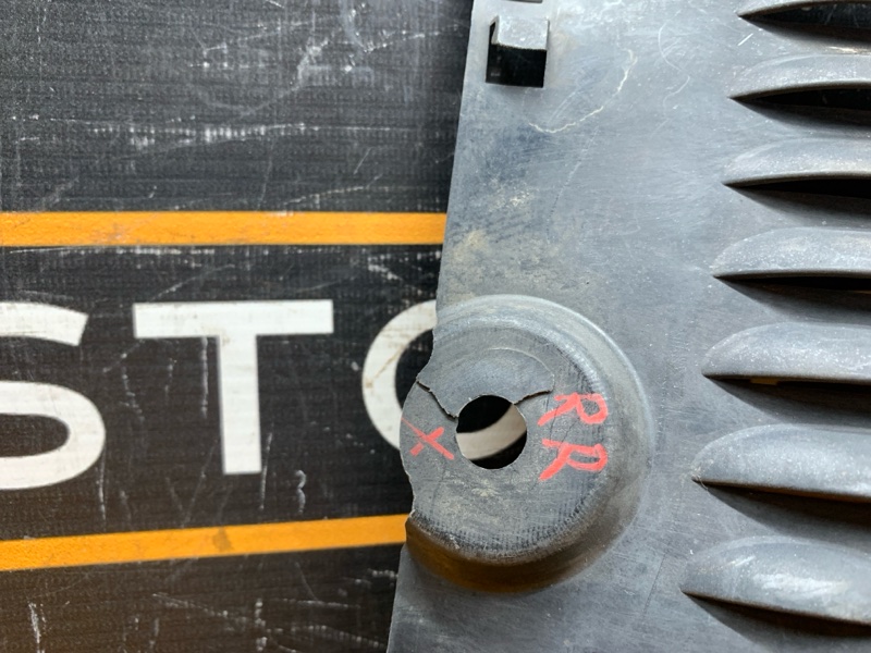 подкрылок, 200 рублей, Красноярск