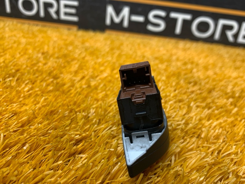 Кнопка центрального замка, 1000 рублей, Красноярск