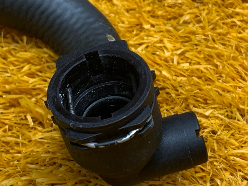 Патрубок системы охлаждения, 300 рублей, Красноярск