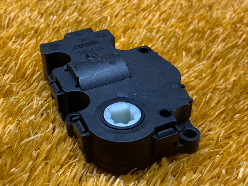 привод заслонки отопителя, 290 рублей, Красноярск