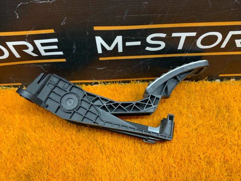 педаль газа, 1000 рублей, Красноярск