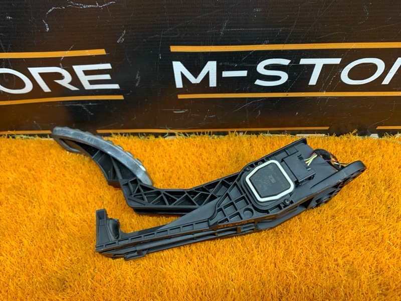 педаль газа, 1000 рублей, Красноярск