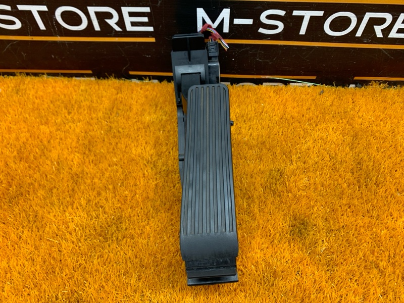 педаль газа, 1000 рублей, Красноярск