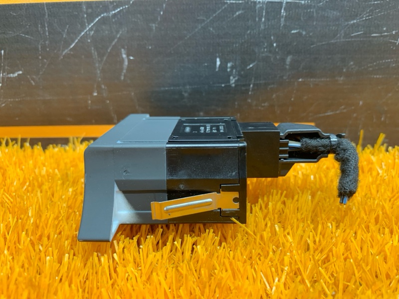 Кнопка корректора фар, 200 рублей, Красноярск