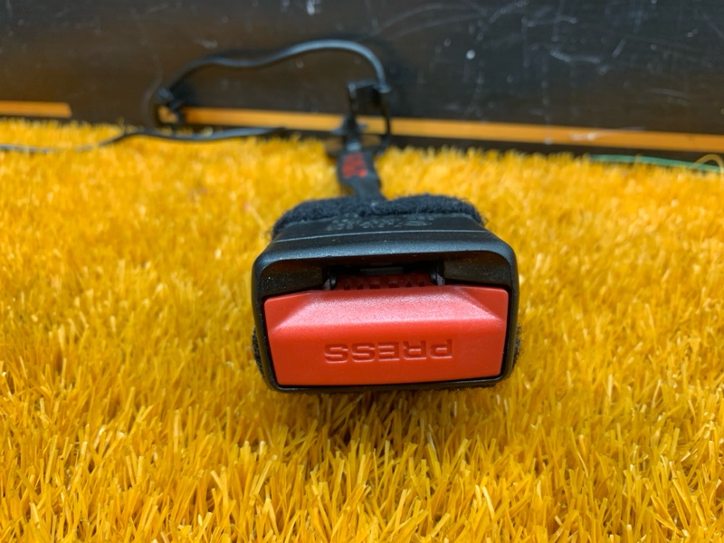 замок ремня безопасности, 2950 рублей, Красноярск