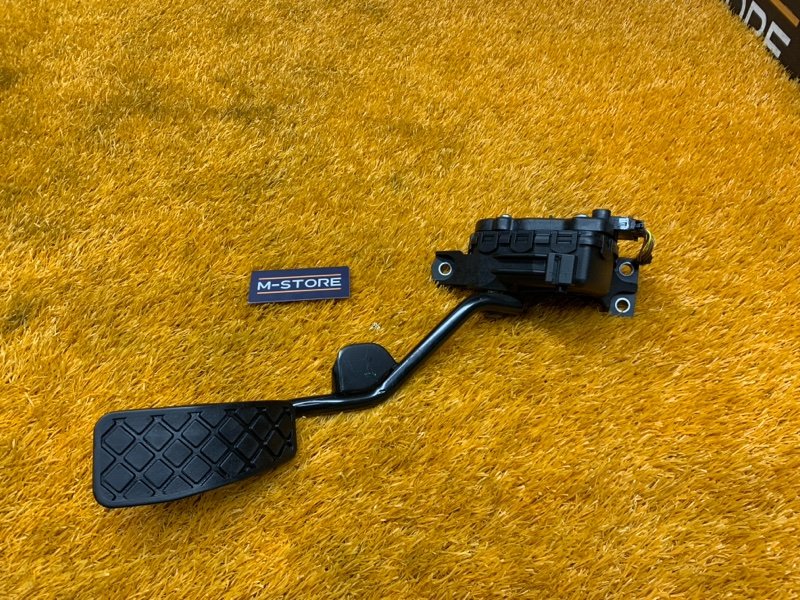 педаль газа, 400 рублей, Красноярск