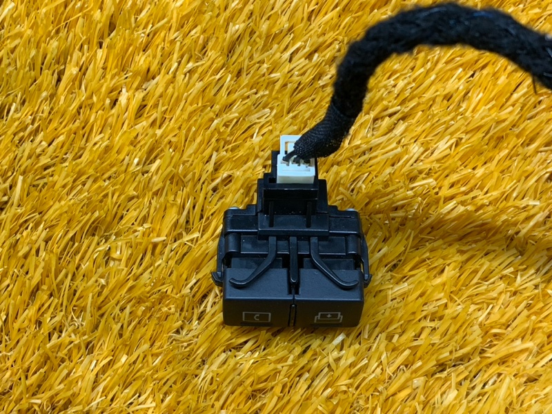 Кнопка управления дисплеем, 500 рублей, Красноярск