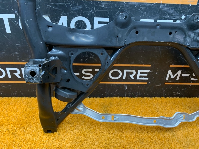 Балка поперечная (подрамник), 3930 рублей, Красноярск