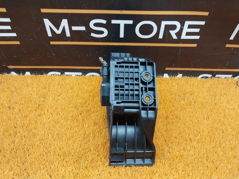 педаль газа, 1000 рублей, Красноярск