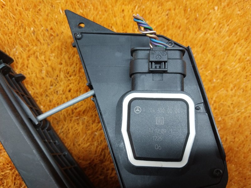 педаль газа, 1000 рублей, Красноярск