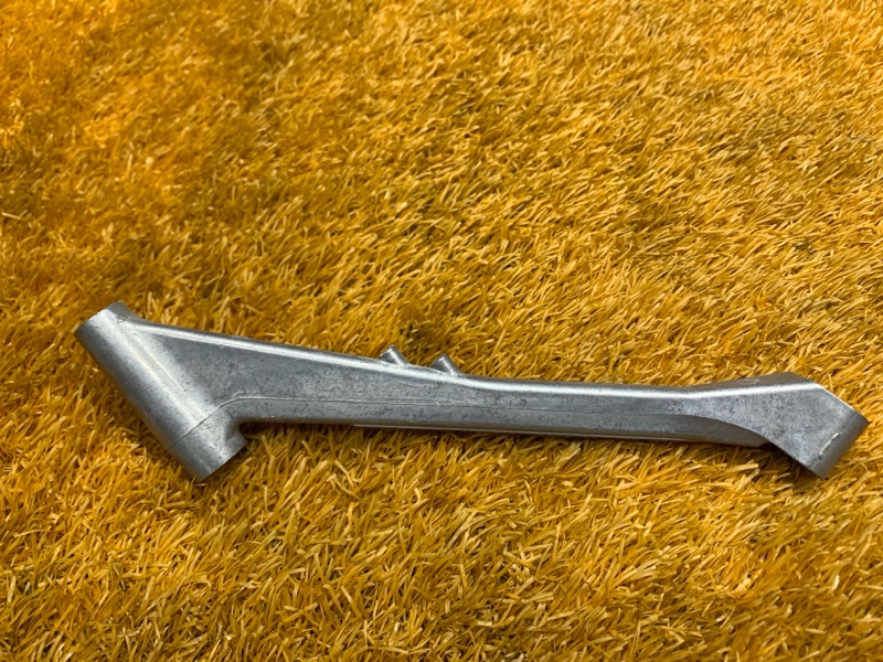 Кронштейн впускного коллектора, 370 рублей, Красноярск