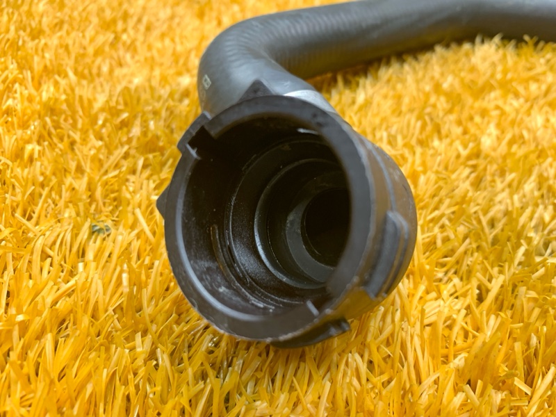 Патрубок системы охлаждения, 500 рублей, Красноярск