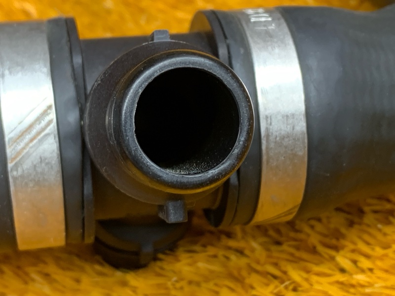 Патрубок системы охлаждения, 760 рублей, Красноярск