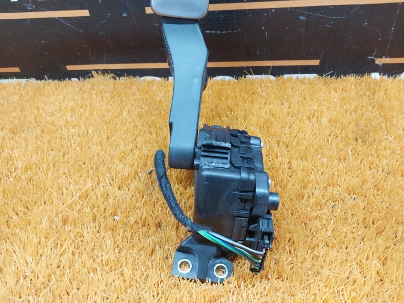 педаль газа, 500 рублей, Красноярск