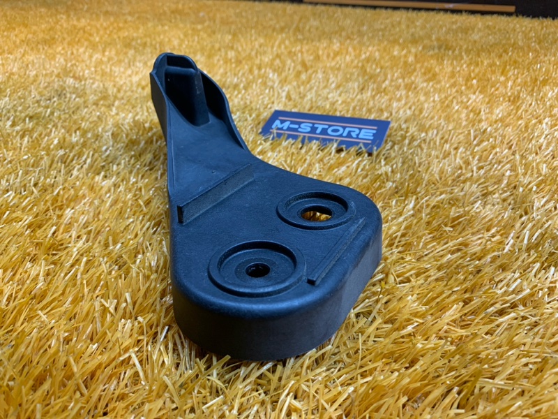 крепление бампера, 730 рублей, Красноярск