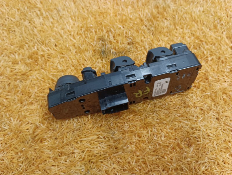 Блок управления стеклоподъемниками, 2000 рублей, Красноярск