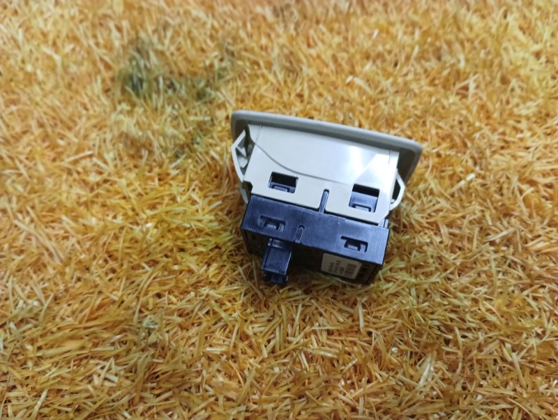 кнопка стеклоподъемника, 380 рублей, Красноярск