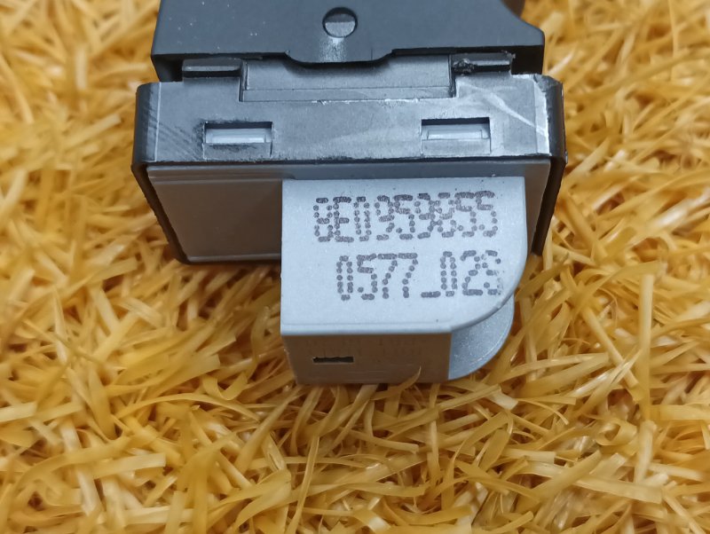 кнопка стеклоподъемника, 200 рублей, Красноярск