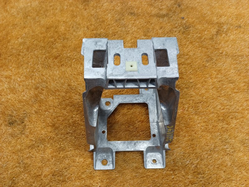 Кронштейн подлокотника, 730 рублей, Красноярск