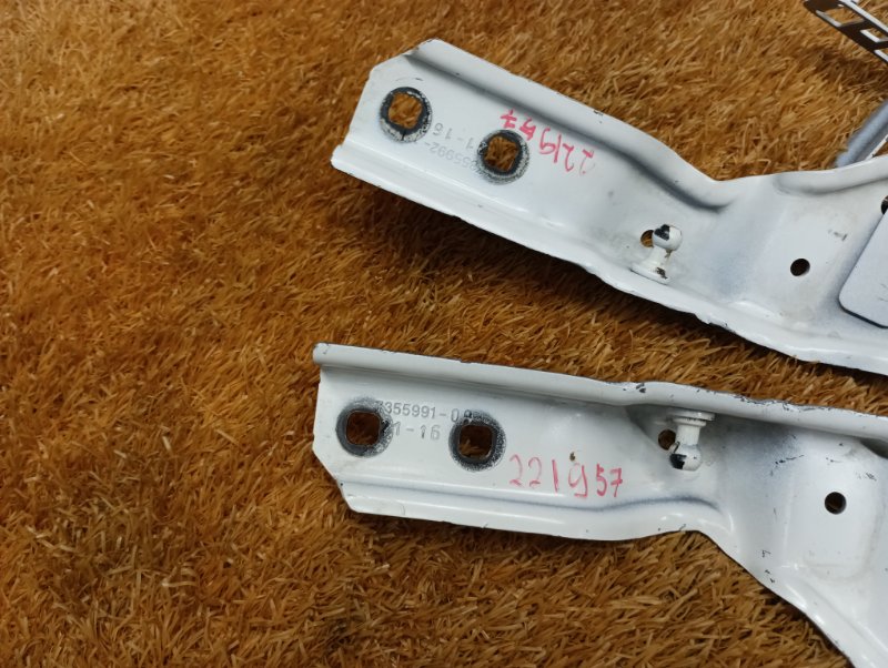 Кронштейн амортизатора капота, 1420 рублей, Красноярск