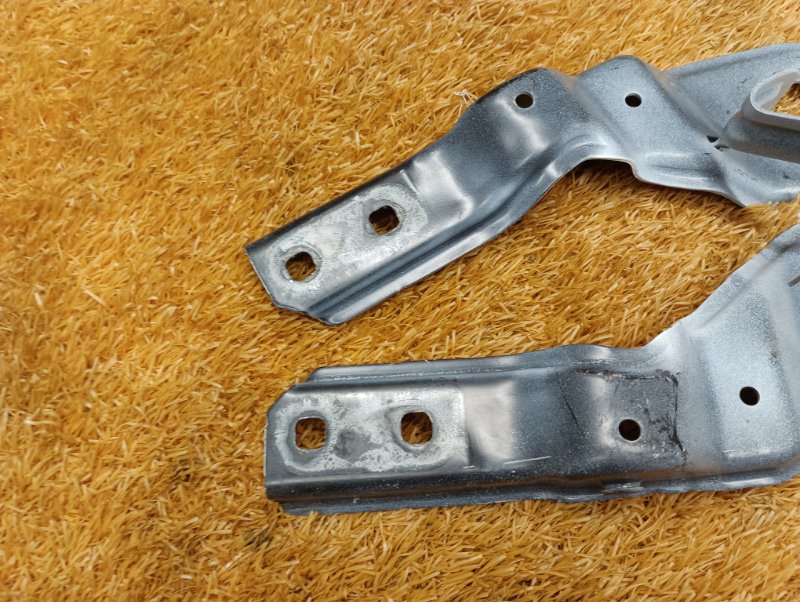 Кронштейн амортизатора капота, 1420 рублей, Красноярск