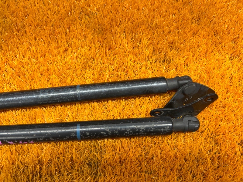 амортизатор багажника, 600 рублей, Красноярск