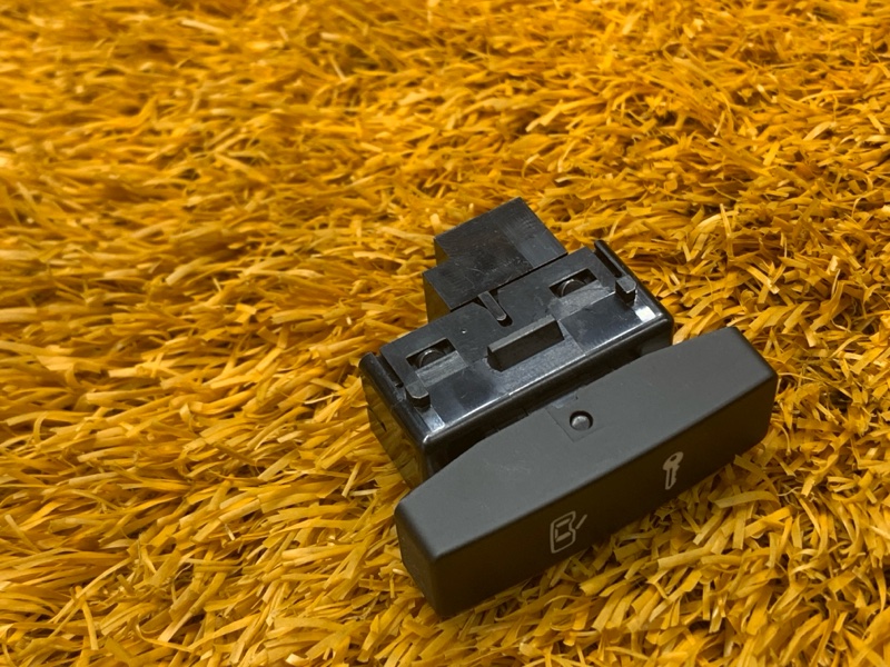 Кнопка центрального замка, 100 рублей, Красноярск