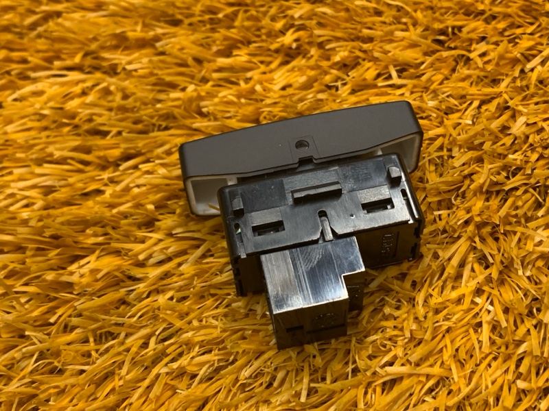 Кнопка центрального замка, 100 рублей, Красноярск